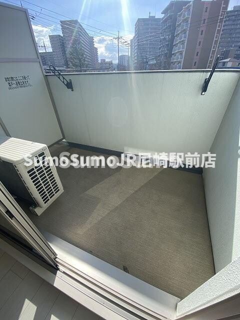 物件内観写真9　(バルコニーがあります)