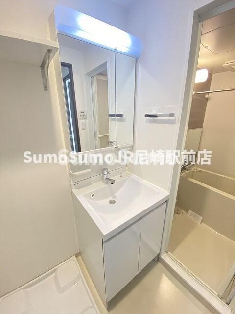 物件内観写真10　(独立洗面化粧台付き)