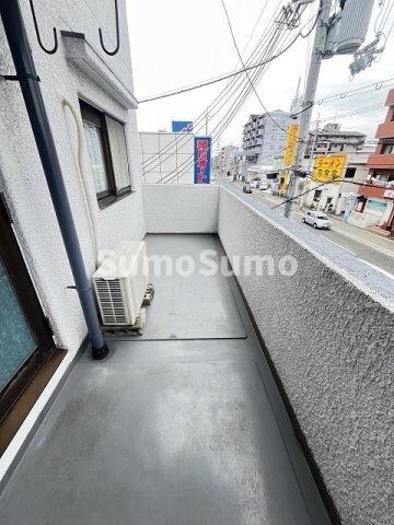 物件内観写真14　(お洗濯にも便利なバルコニー付き)