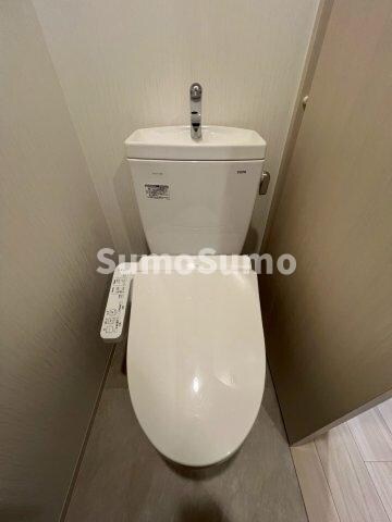 物件内観写真11　(ゆったりとした空間のトイレです)