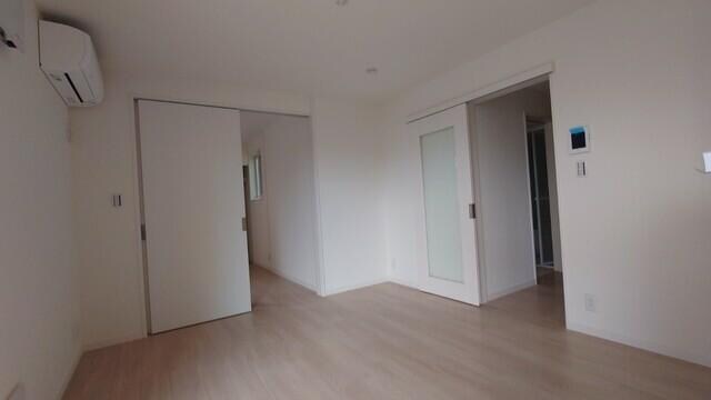 物件内観写真2　( )