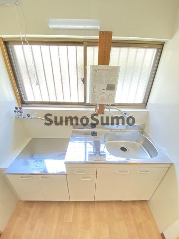 キッチン(コンパクトなキッチンで掃除もラクラク)