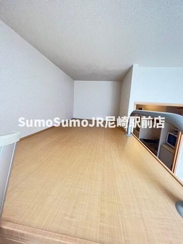 物件内観写真8　(使い勝手のいい寝室です)