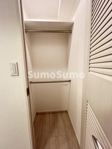 物件内観写真7　(収納スペース豊富です)
