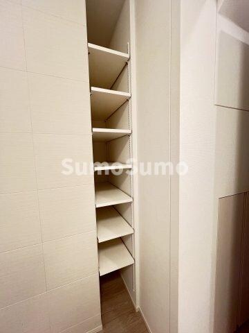 物件内観写真8　(収納スペース豊富です)