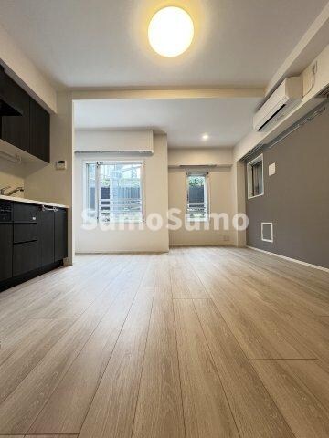 物件内観写真18　(おしゃれな居間です)