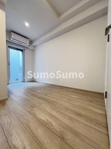 物件内観写真27　(こちらの居間で趣味の時間をお楽しみください)