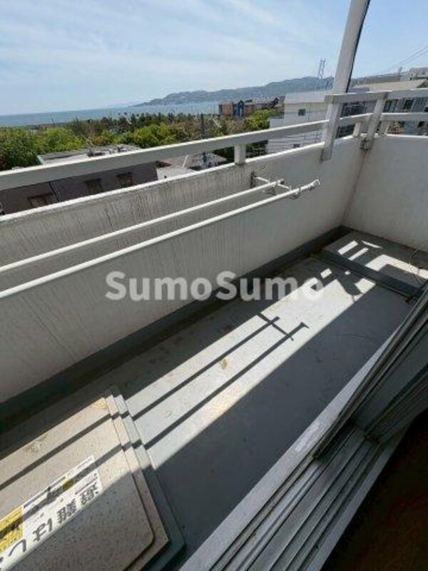 バルコニー(広々としたバルコニーです)