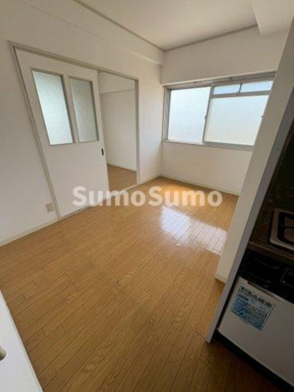 洋室(ゆったりとしたリビングです)