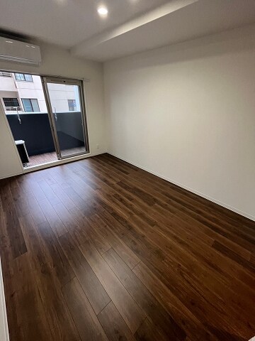 物件内観写真6　(ゆったりとしたリビングです)