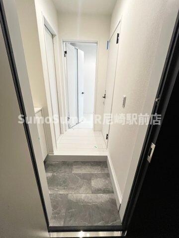 物件内観写真3　(落ち着いた玄関です)