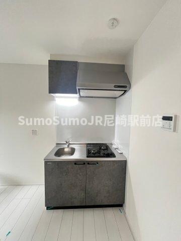 物件内観写真8　(コンパクトなキッチンで掃除もラクラク)