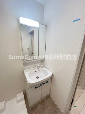 物件内観写真11　(独立洗面化粧台付き)