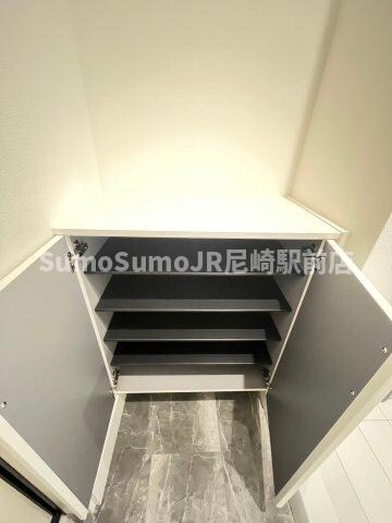 物件内観写真22　(たっぷりとした収納スペースです)