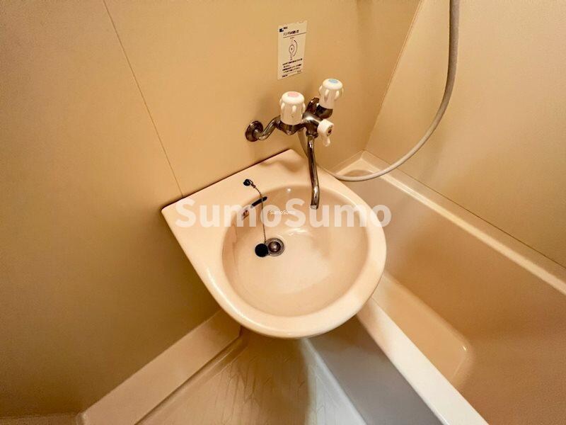 物件内観写真10　(コンパクトで使いやすい洗面所)