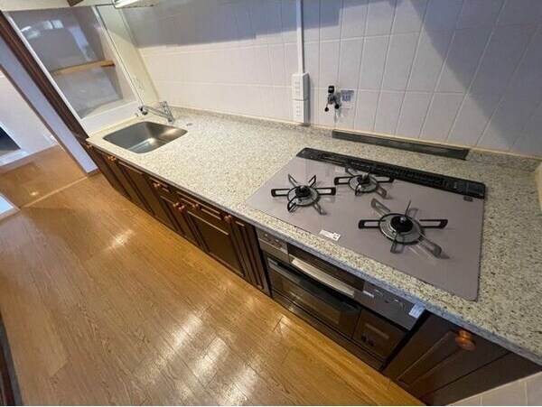 物件内観写真6　(キッチンでお料理をお楽しみください)