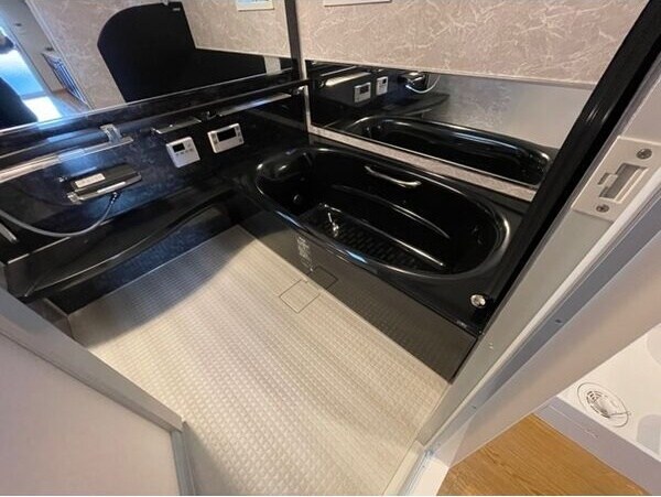 物件内観写真8　(コンパクトで使いやすいお風呂です)