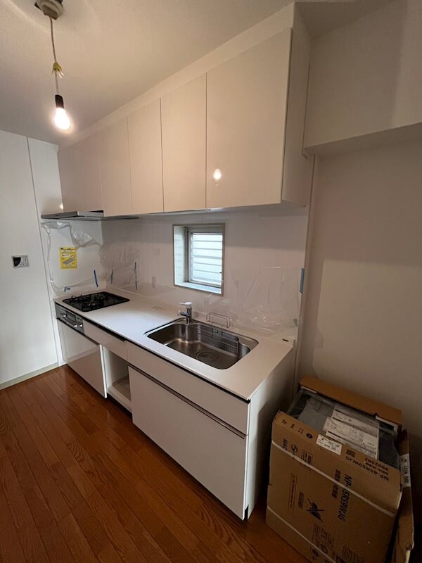 物件内観写真7　(コンパクトなキッチンで掃除もラクラク)