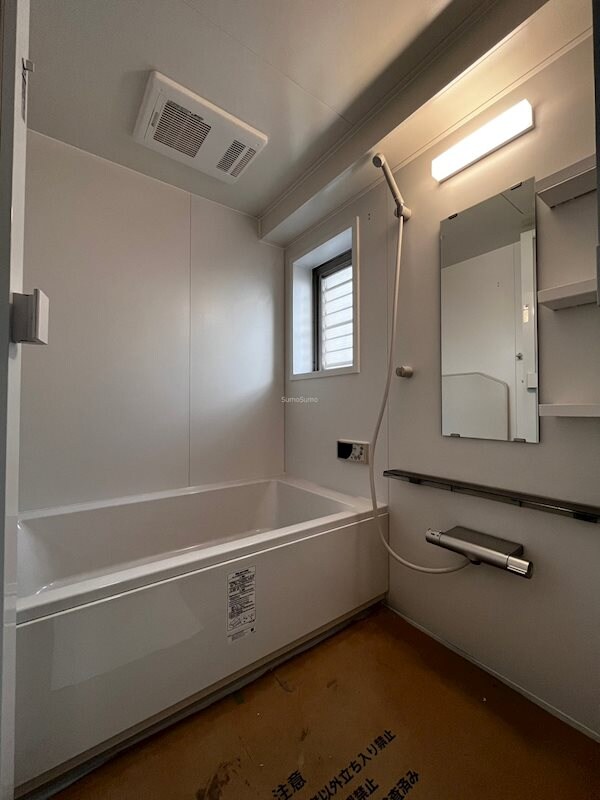 物件内観写真9　(コンパクトで使いやすいお風呂です)