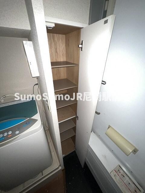 物件内観写真17　(ちょっとした収納スペースも充実しています)