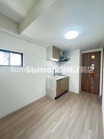 物件内観写真5　(ゆったり過ごせる居間です)