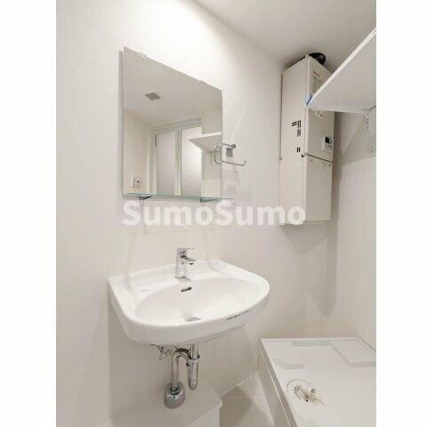 物件内観写真4　(スペースが確保できる洗面所です)