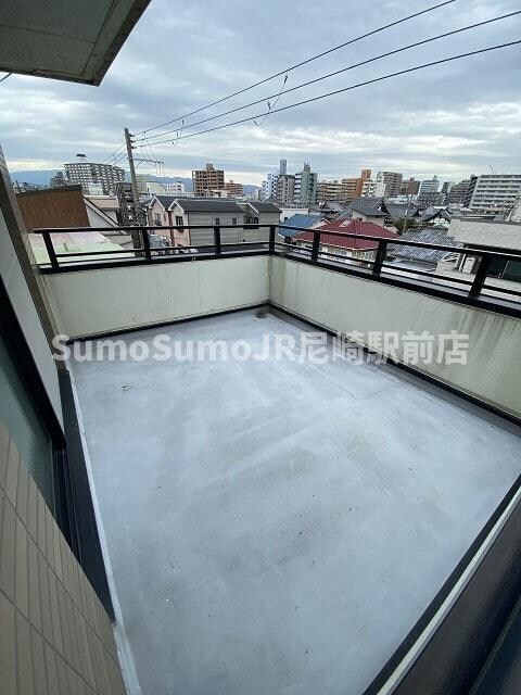 物件内観写真8　(バルコニー付きです)