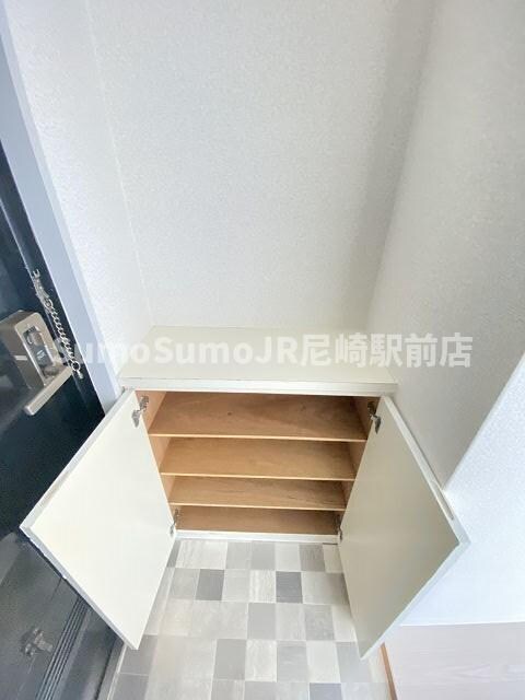 物件内観写真20　(小物を収納するのに便利です)