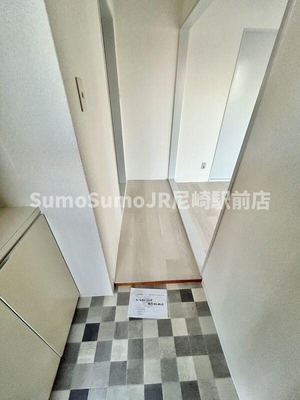 物件内観写真25　(明るい玄関です)