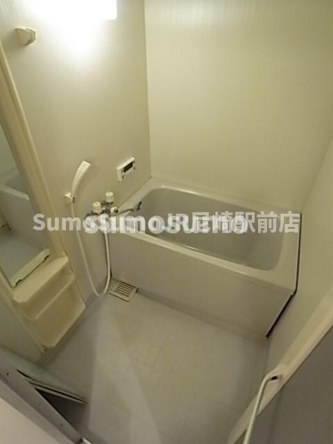 物件内観写真7　(日々の疲れを癒すお風呂付です)