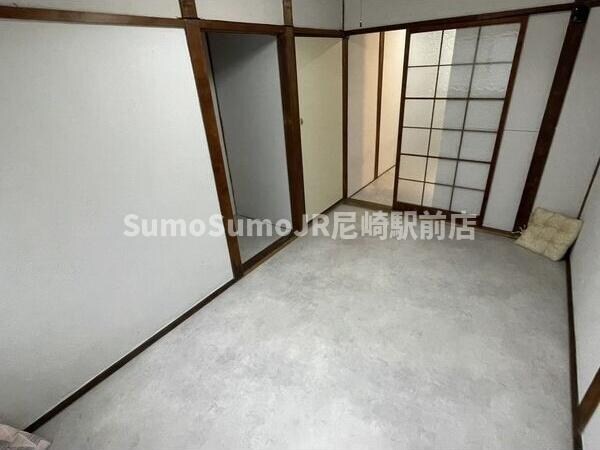 物件内観写真6　(使いやすいリビングです)