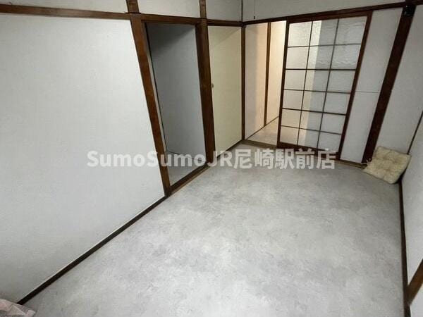 居室(使いやすいリビングです)