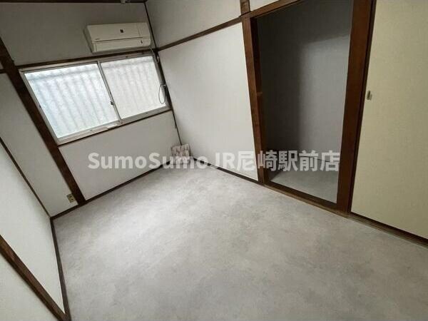 物件内観写真7　(個人の部屋や寝室として使える洋室です)