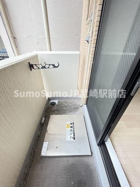 物件内観写真7　(バルコニーがあります)