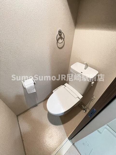 物件内観写真9　(コンパクトで使いやすいトイレです)
