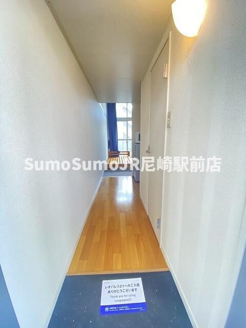 物件内観写真3　(シンプルで使いやすい玄関です)