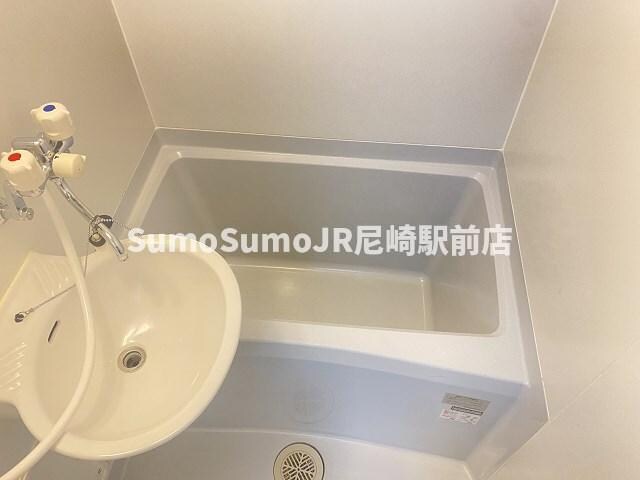 物件内観写真15　(スペースが確保できる洗面所です)