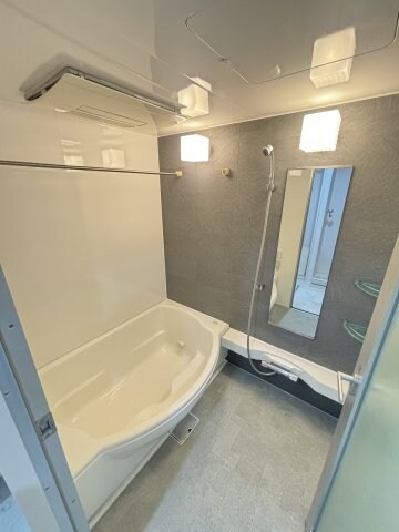 物件内観写真8　(落ち着いた空間のお風呂です)