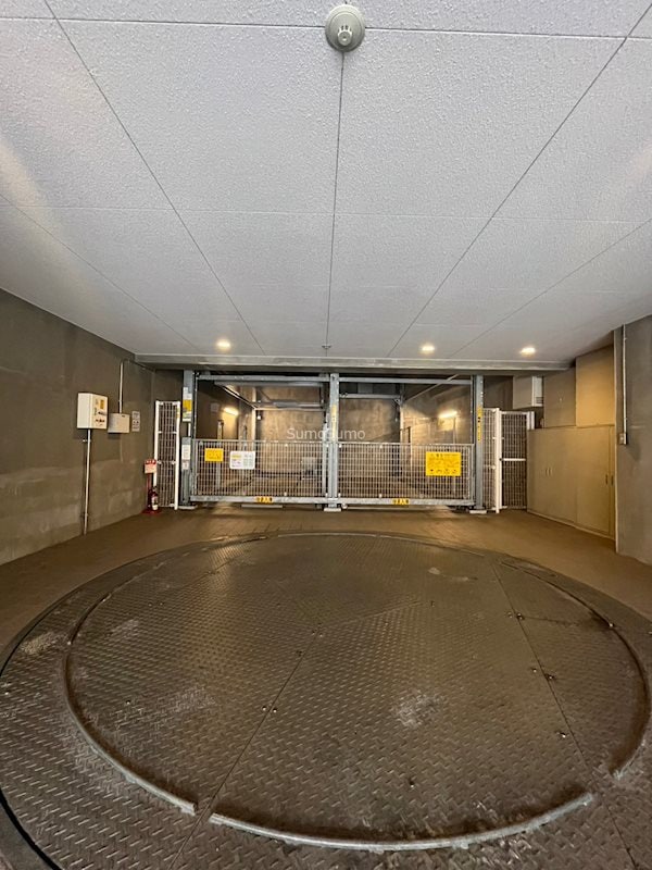 駐車場(駐車場があるので、車を買う予定の方も安心です)