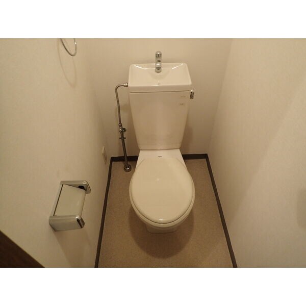 物件内観写真9　(落ち着いたトイレです)