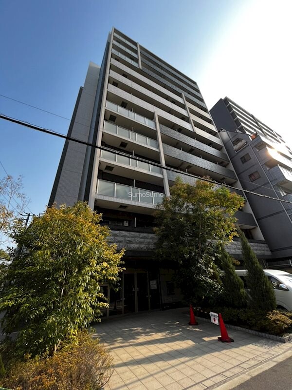 物件外観写真1　(落ち着いた雰囲気の外観です)