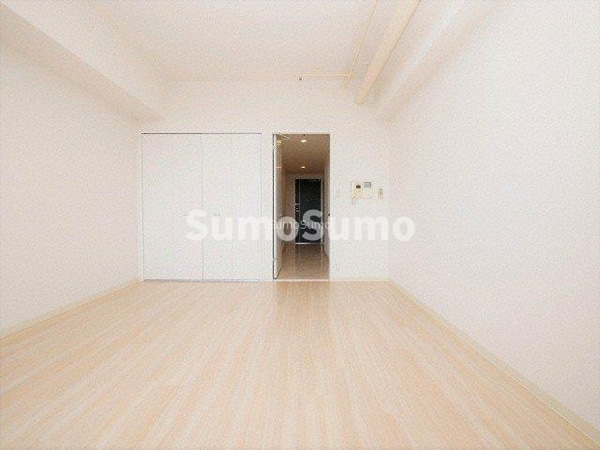 居室(こちらのリビングで趣味の時間をお楽しみください)