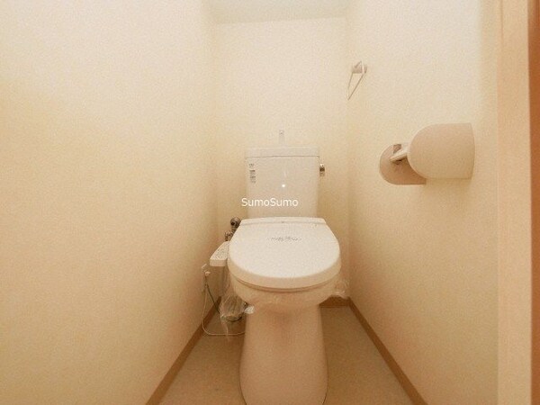 トイレ(コンパクトで使いやすいトイレです)