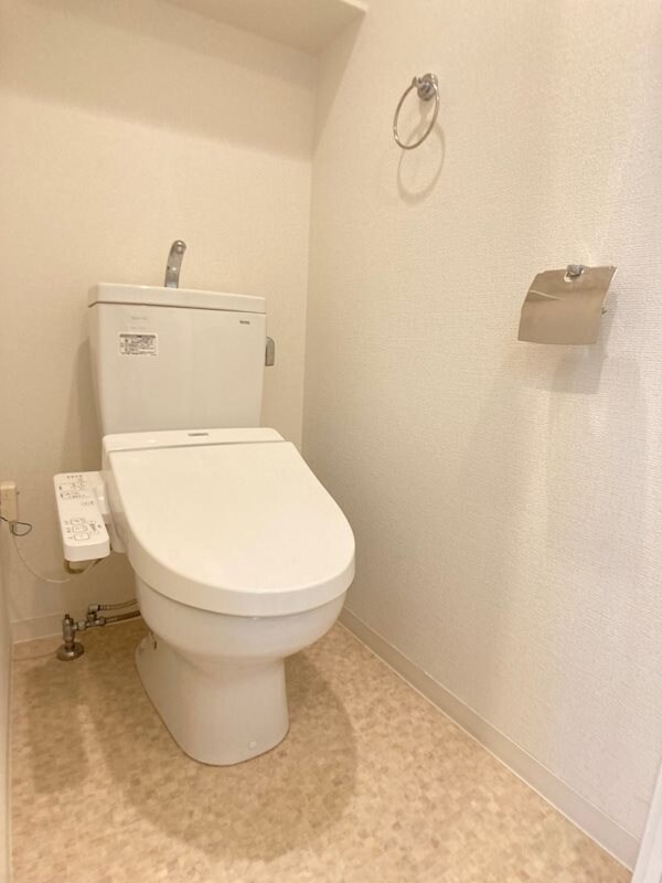 トイレ(シンプルで使いやすいトイレです)