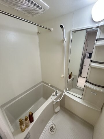 物件内観写真6　(コンパクトで使いやすいお風呂です)