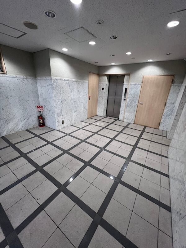 物件外観写真3　(ゆとりのあるロビーです)