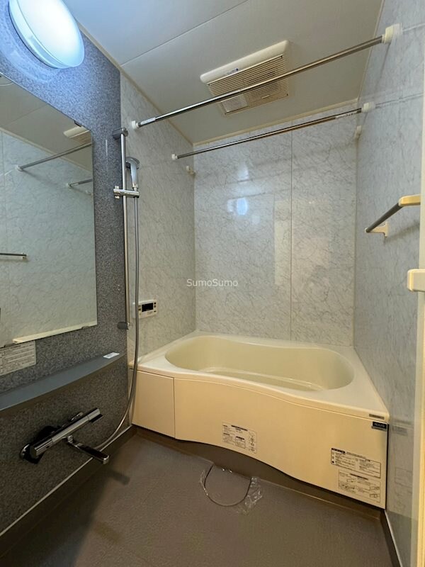 物件内観写真8　(きれいなお風呂です)