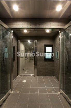 物件外観写真2　(毎日通るエントランスはこのようになっています)