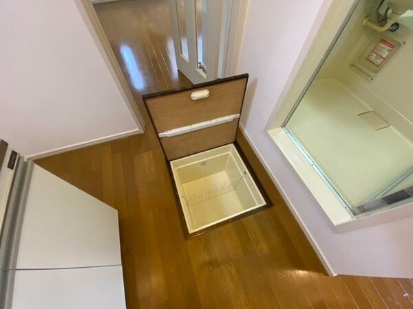 その他(床下収納 )