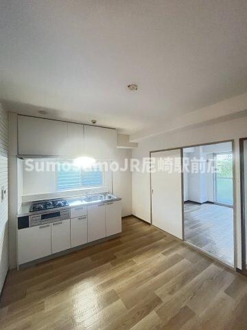 物件内観写真7　(おしゃれなリビングです)